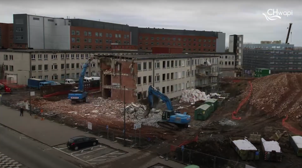 dernières démolitions des unités restantes de l'ancien hopital civil à Tournai
